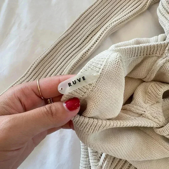 Ruve Espel Beige Knit Bodysuit Size Small - Picture 3 of 7